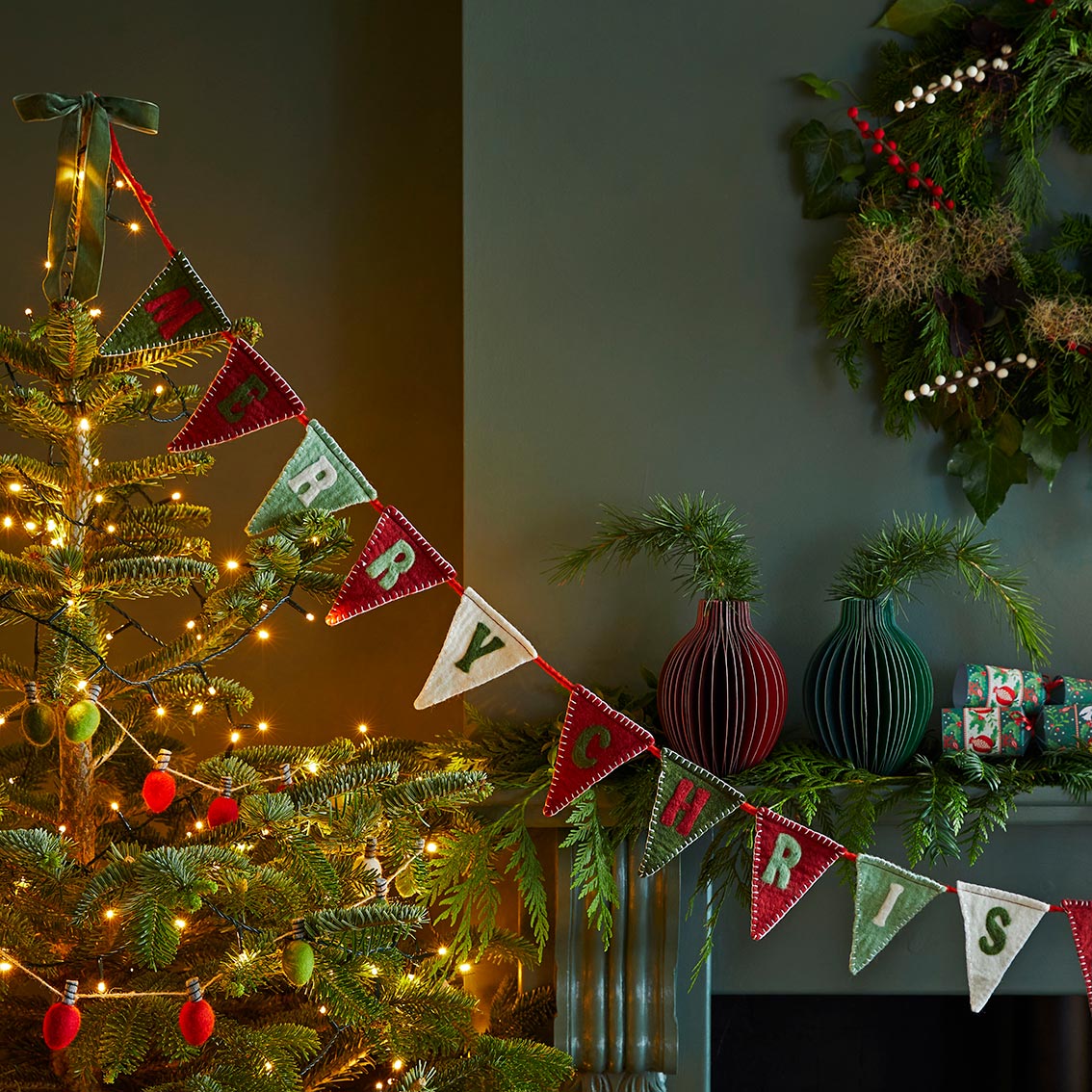 Red & Green Felt Merry Christmas Bunting