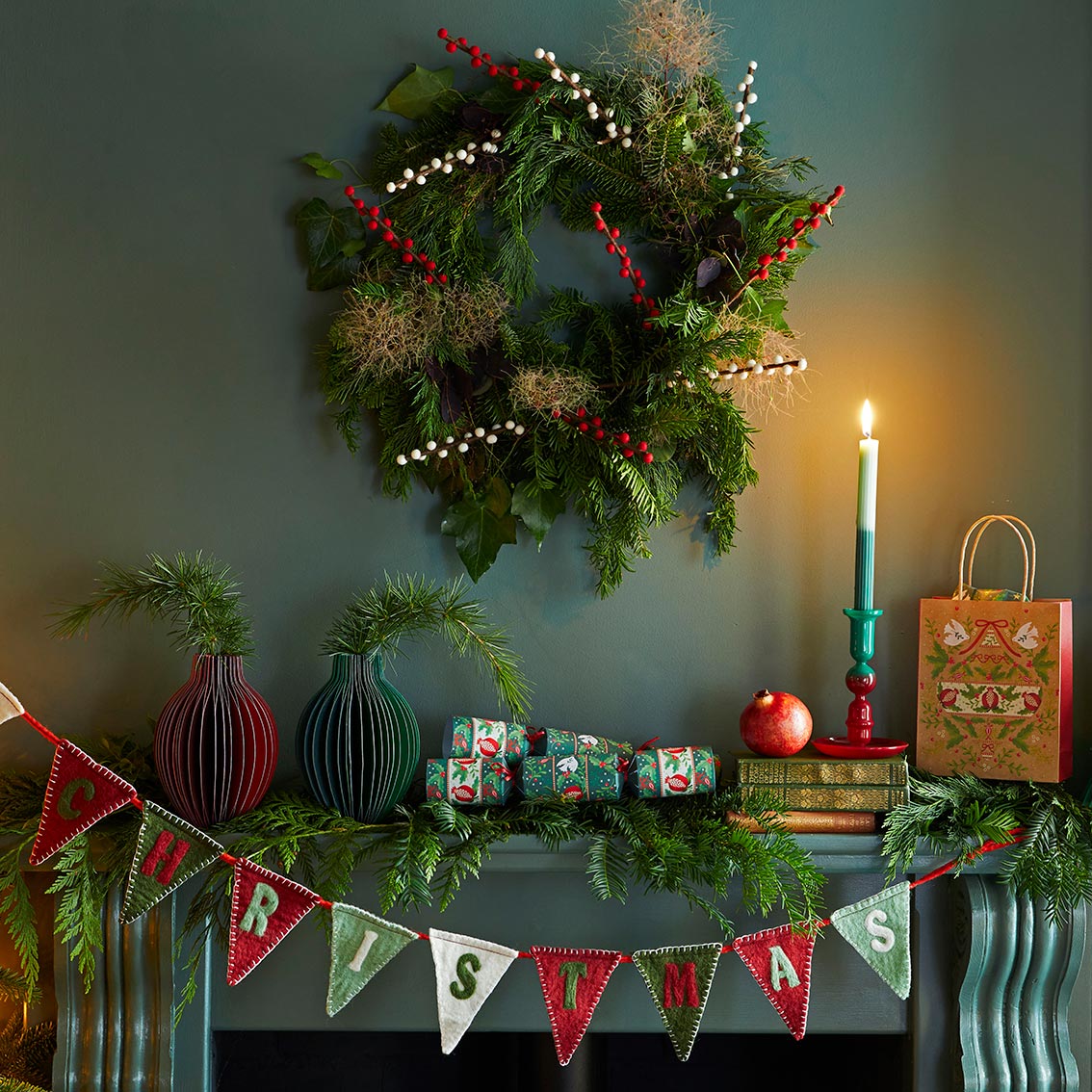 Red & Green Felt Merry Christmas Bunting