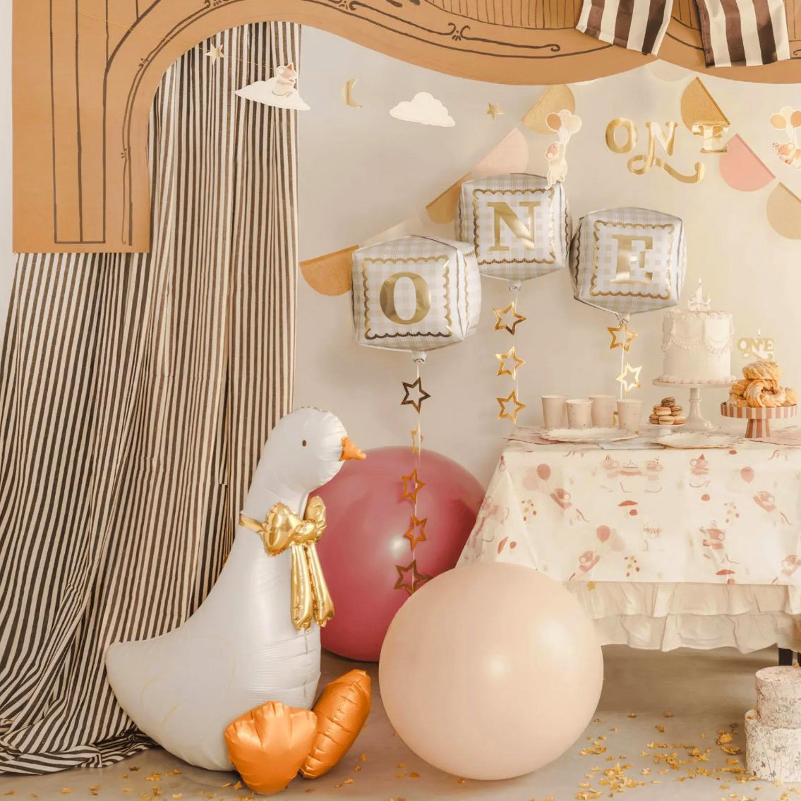 White Goose with Gold Foil Bow Balloon