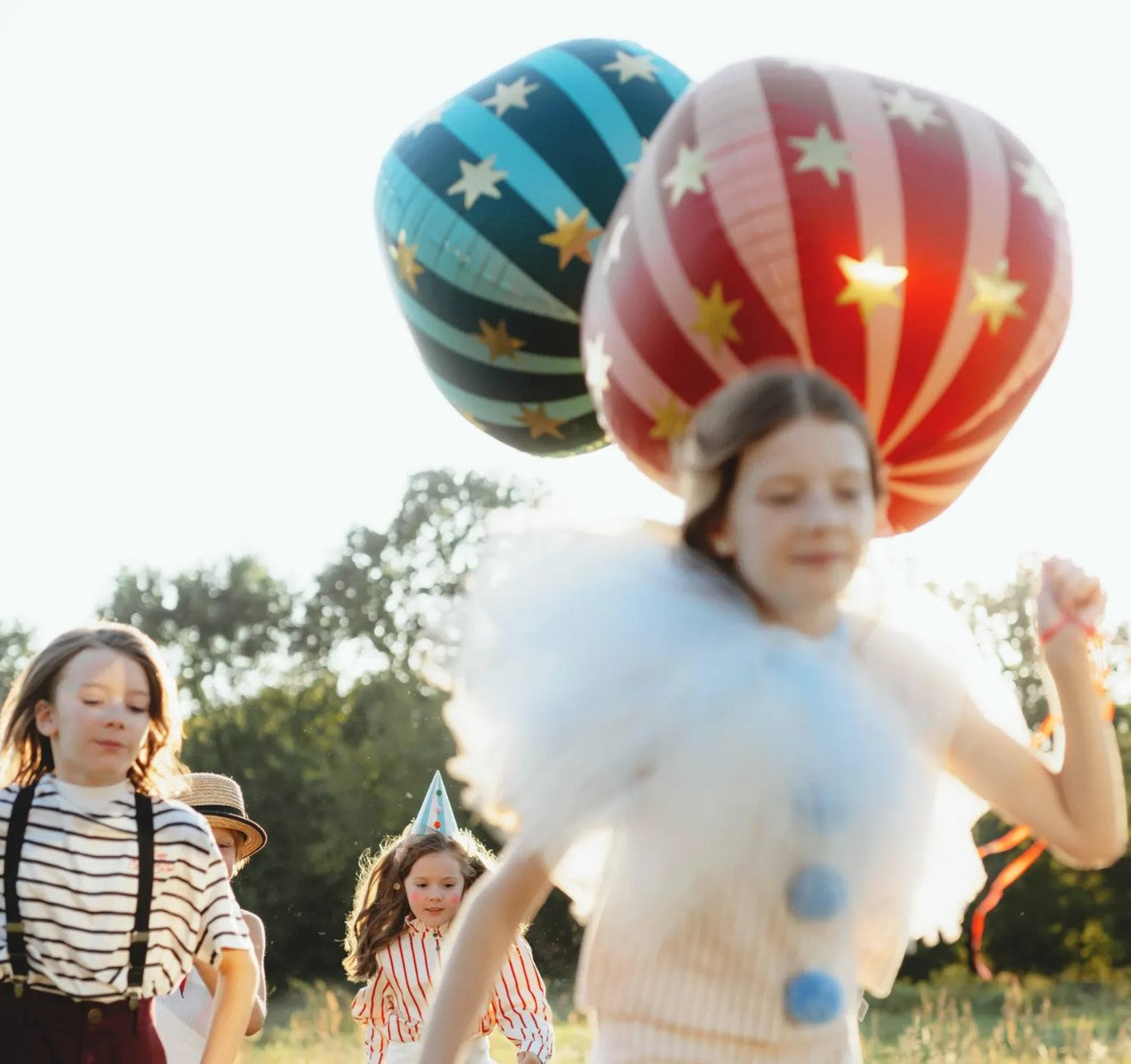 Pink & Red Globe Balloon With Gold Stars