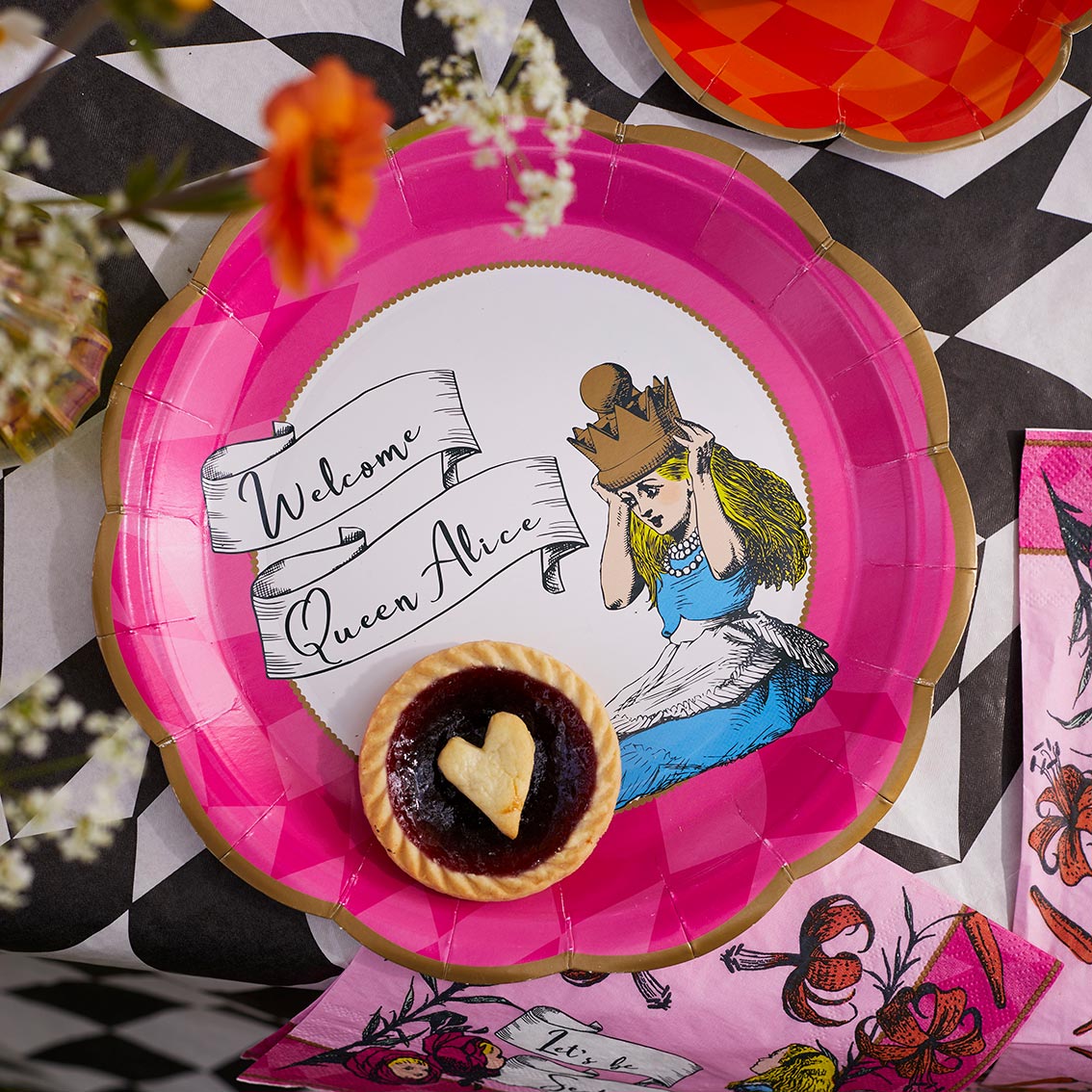 Alice in Wonderland Party Plates x 12